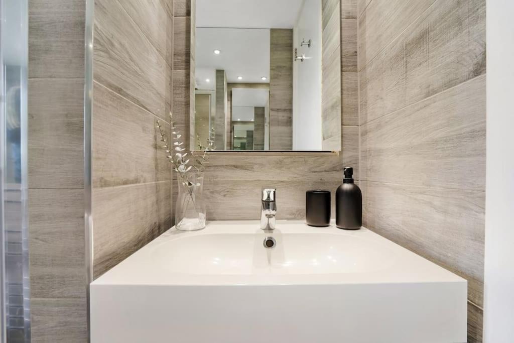 The Camden Suite Bright & Beautiful 2-Bed City Retreat Лондон Екстериор снимка