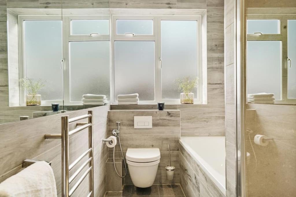 The Camden Suite Bright & Beautiful 2-Bed City Retreat Лондон Екстериор снимка